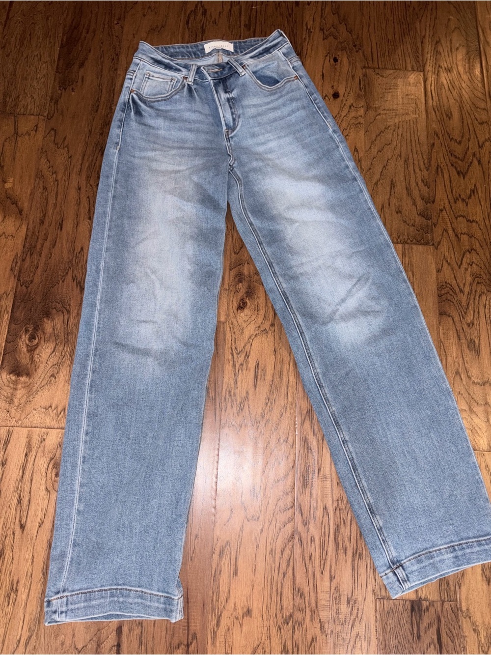 Woman’s Risen High Rise Baggy Jean size 1/25